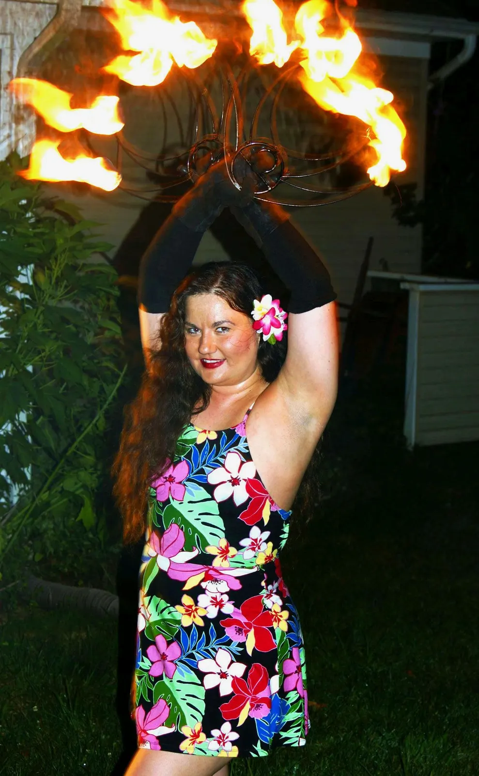 Lorenda island hula performance