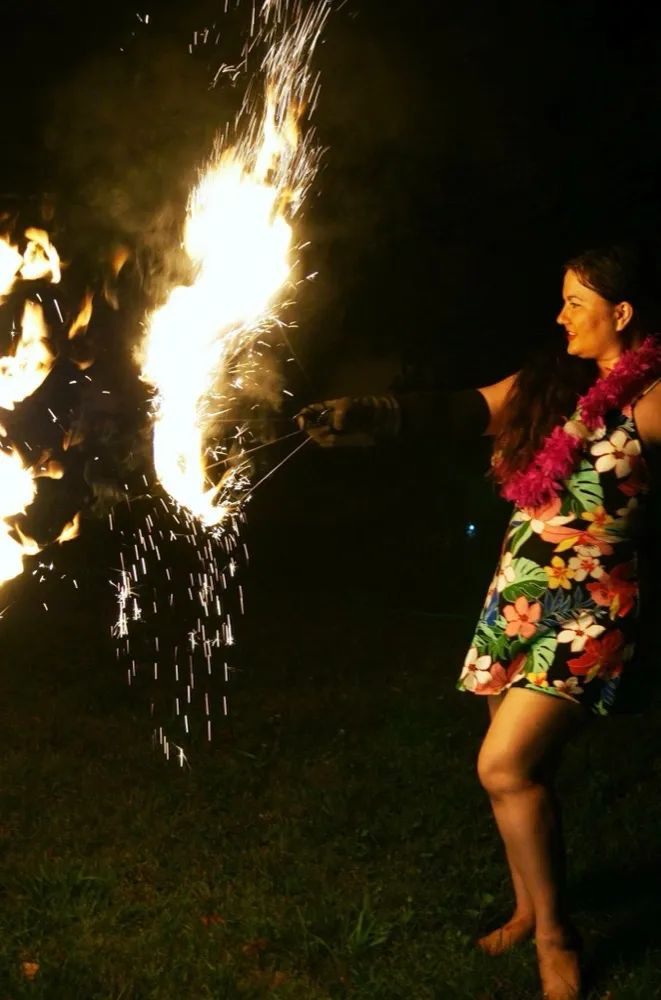 Lorenda island hula performance