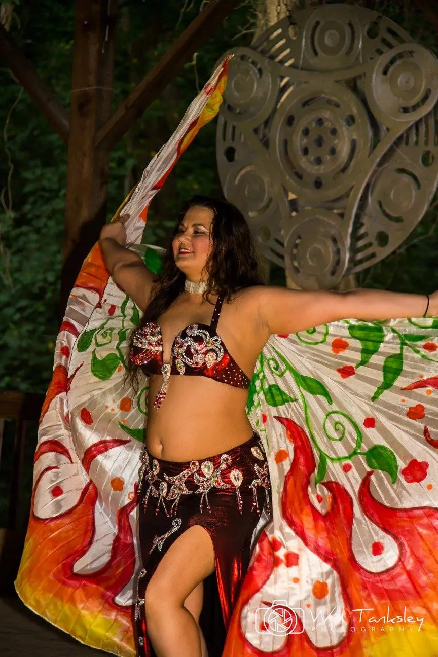 Lorenda teaching a belly dance class 16