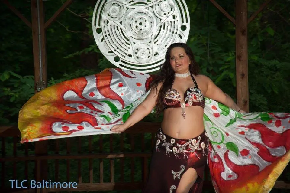 Lorenda teaching a belly dance class 17