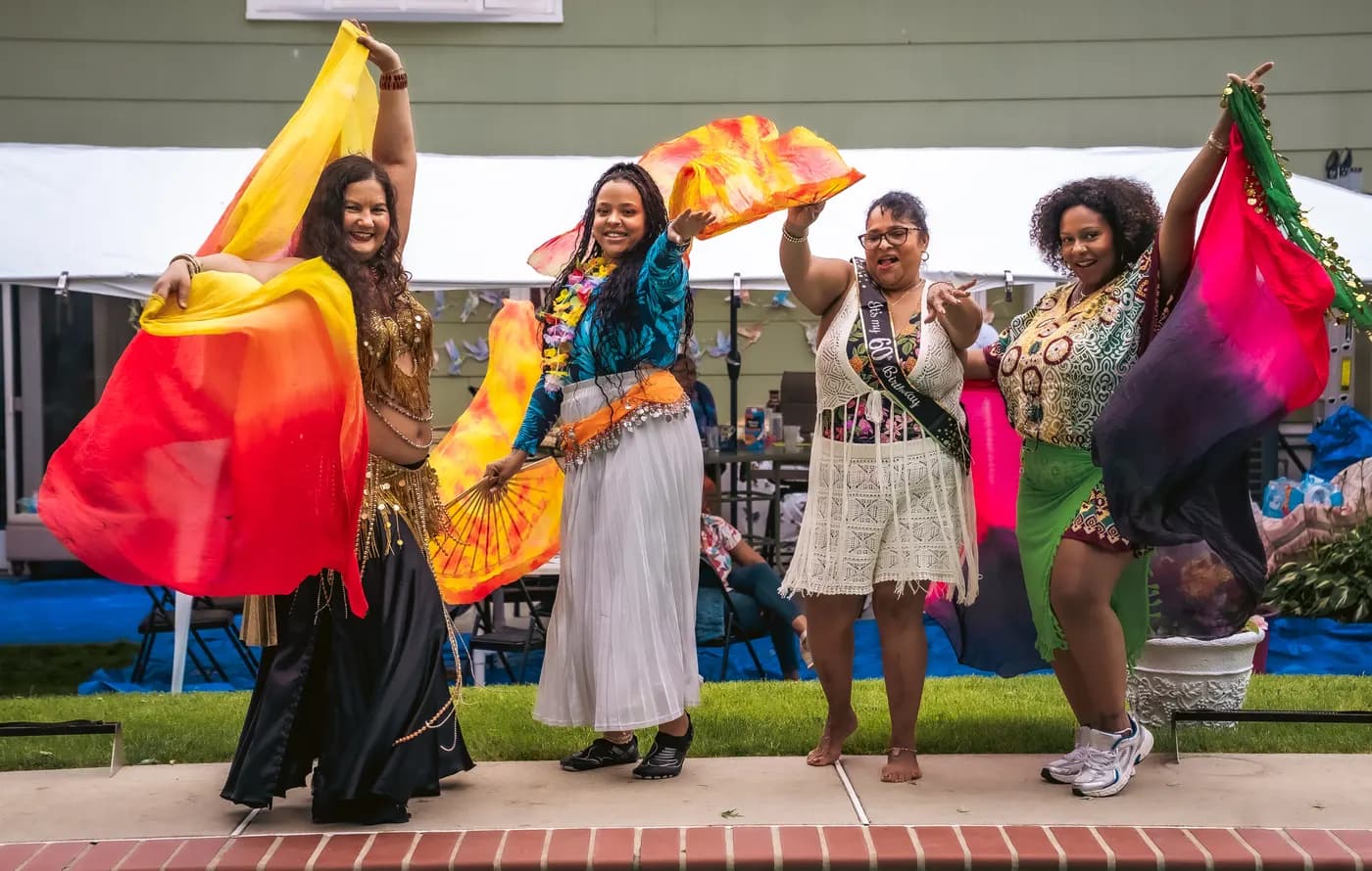 Lorenda teaching a belly dance class 25