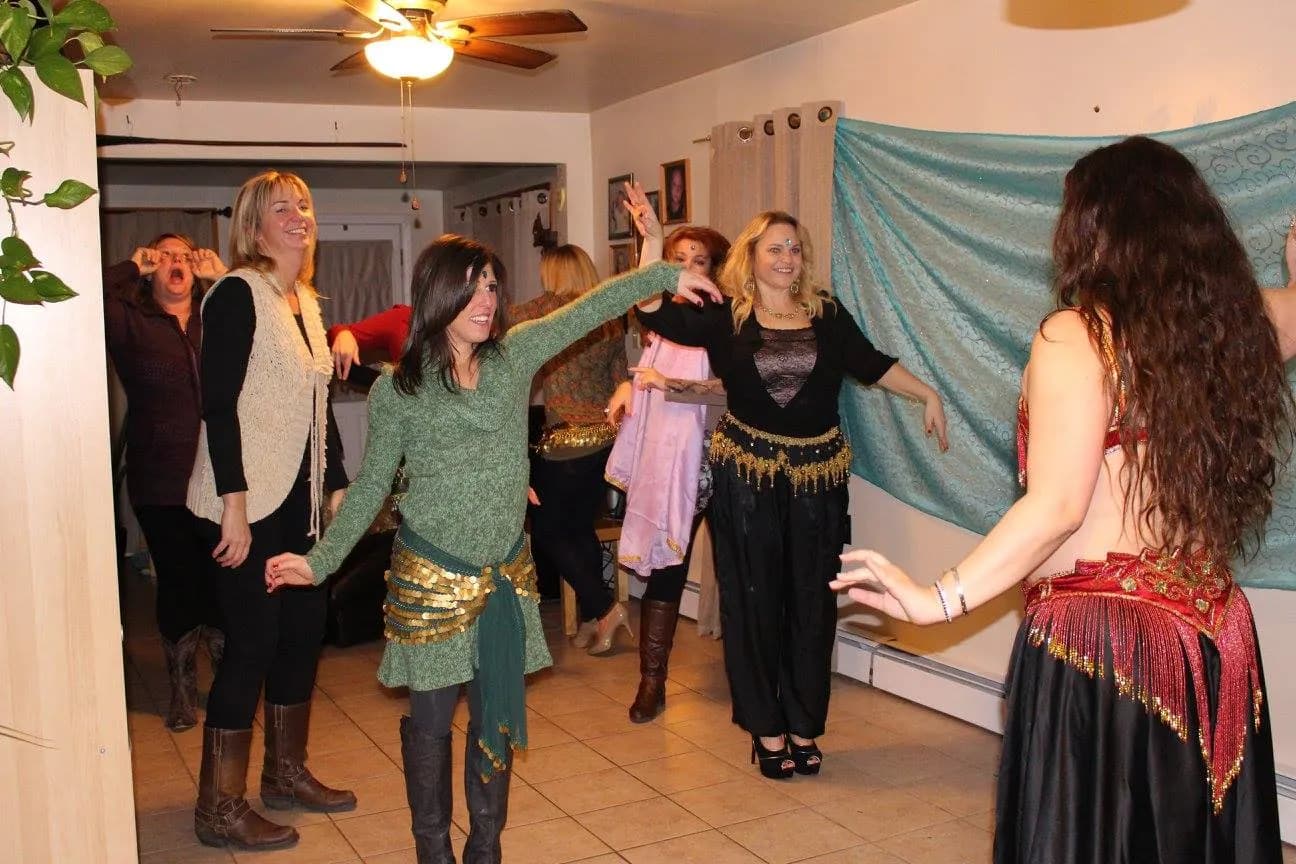 Lorenda teaching a belly dance class 6