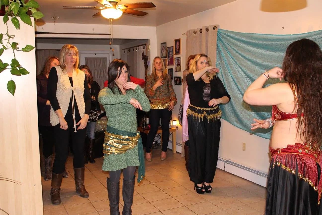 Lorenda teaching a belly dance class 7