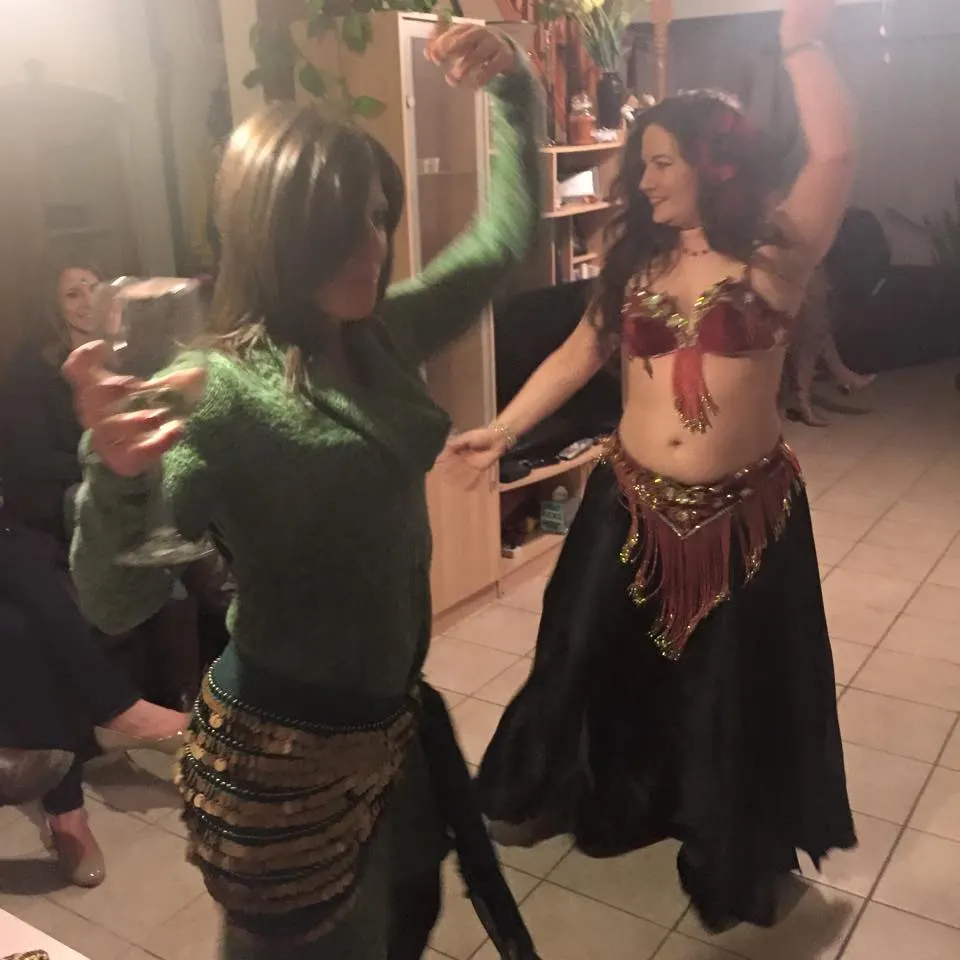 Lorenda teaching a belly dance class 9